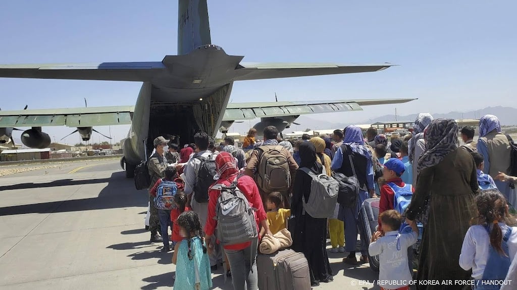 Nederlanders op nieuwe evacuatievlucht uit Kabul, zeggen bronnen