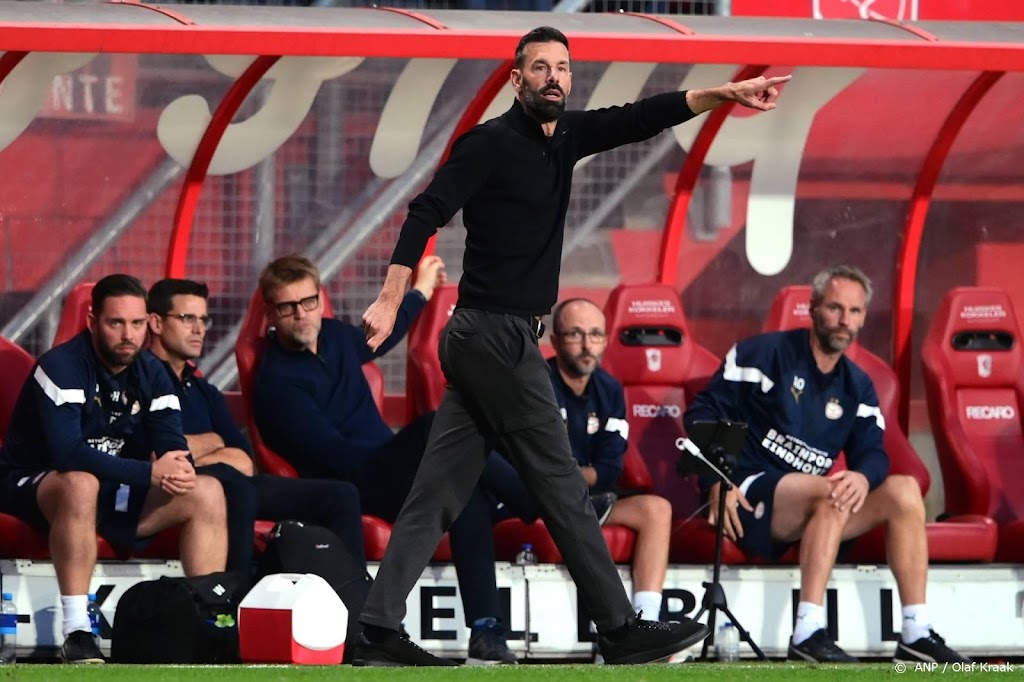 Van Nistelrooij: kritiek op spel laatste twee duels is terecht
