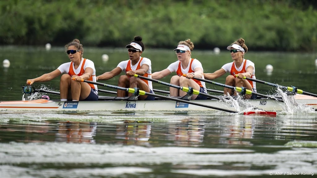 Roeisters dubbelvier grijpen net naast goud op WK