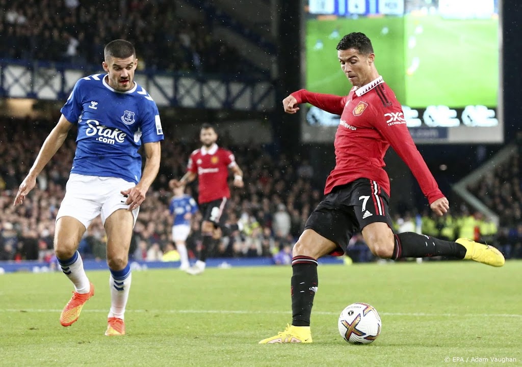Invaller Ronaldo helpt Manchester United aan zege