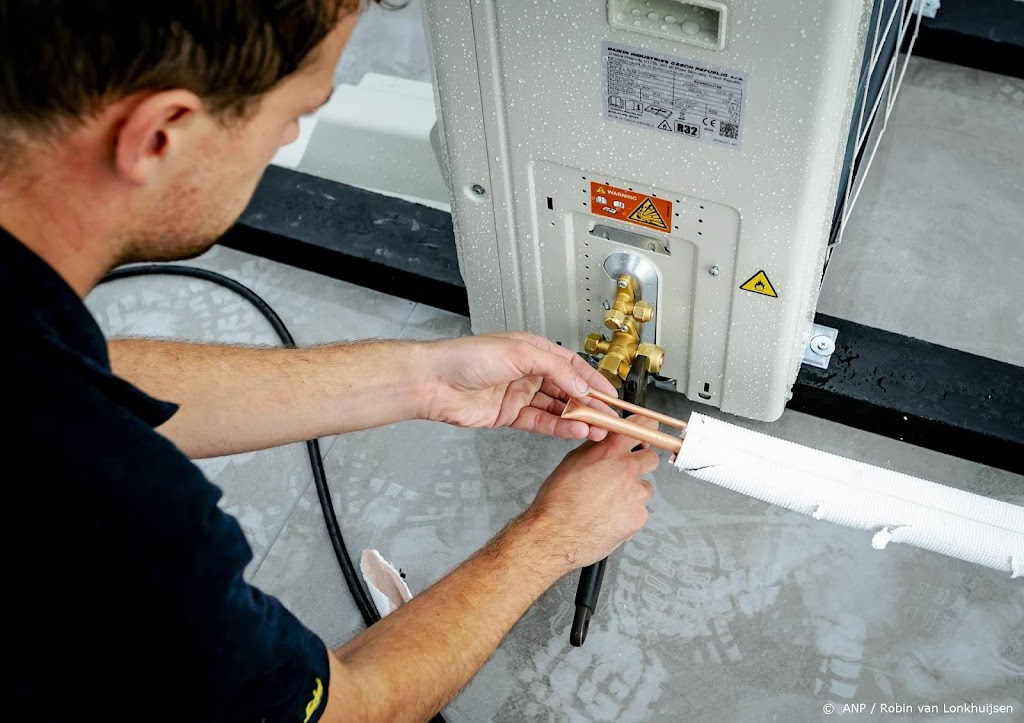 Installateurs waarschuwen voor maanden wachttijd door topdrukte