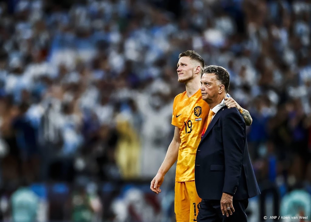 Van Gaal neemt voor derde keer zonder trofee afscheid bij Oranje
