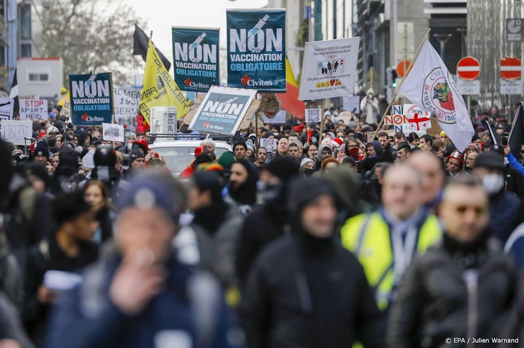Politie: bijna 100 coronabetogers in Brussel opgepakt