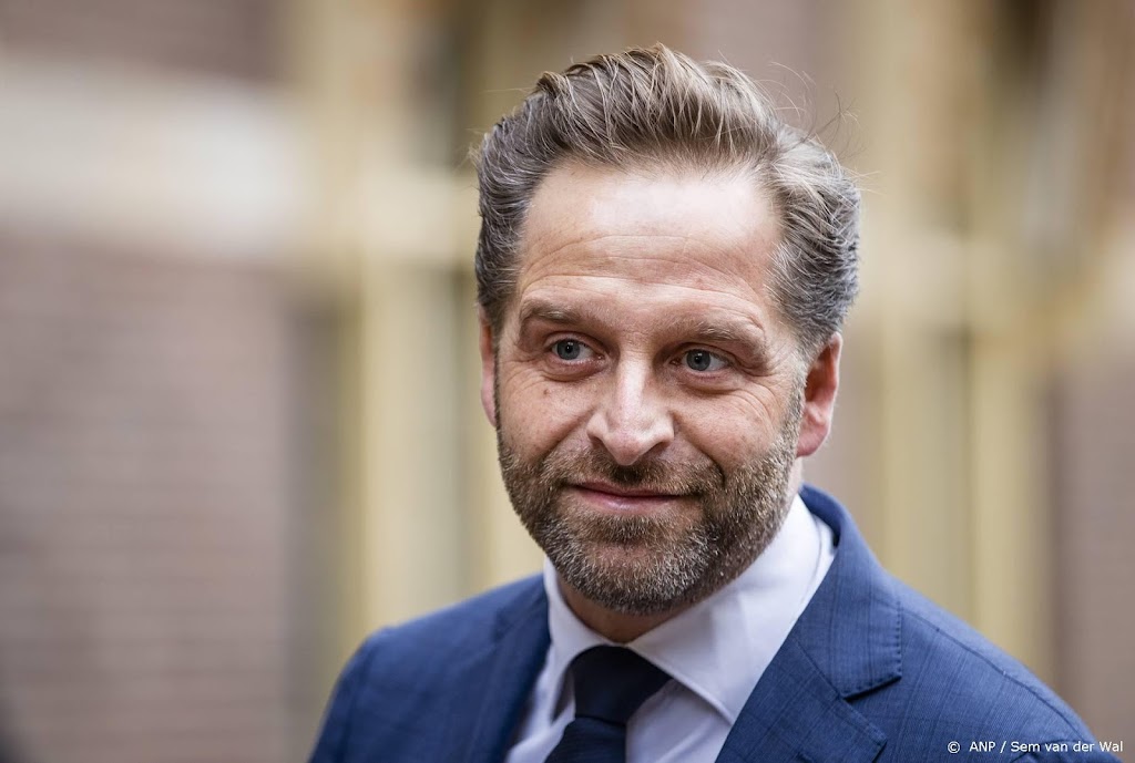 De Jonge gaat mensen op ministerie 'ongelooflijk missen'
