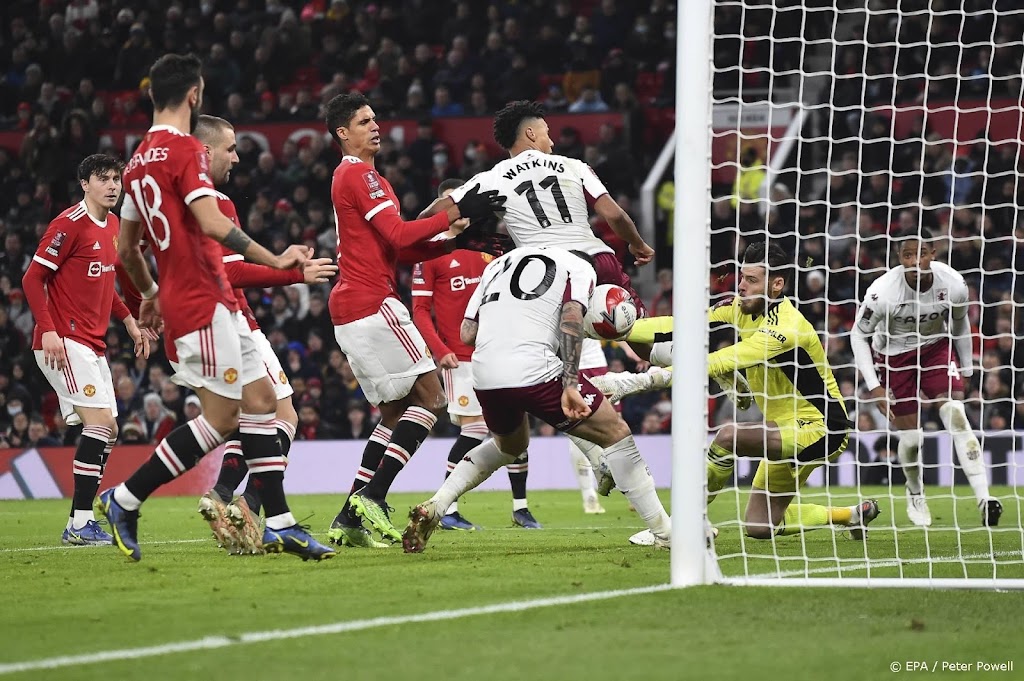 Manchester United verslaat Aston Villa en bekert verder