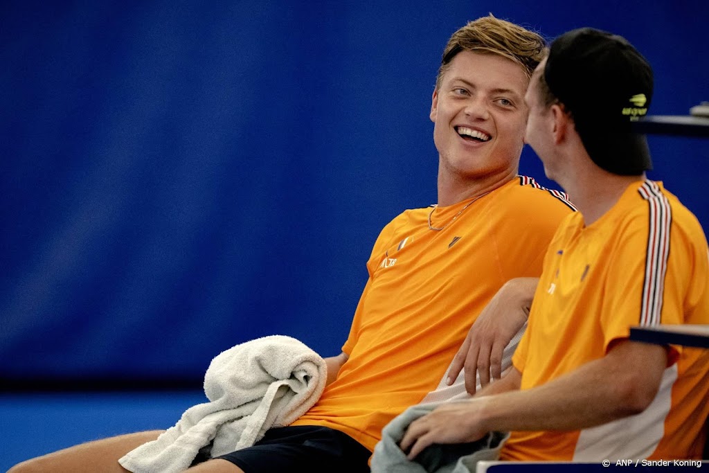 Tennisser Van Rijthoven gaf op vanwege nieuwe rugklachten