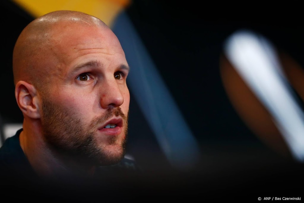 Vlaar stopt per direct met voetballen vanwege fysieke klachten