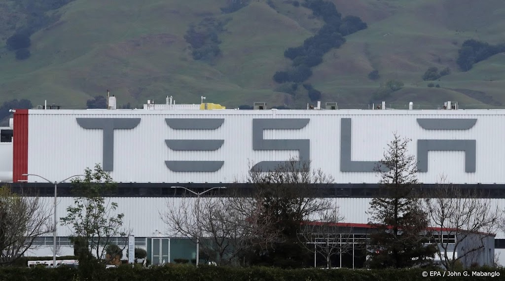 Californië beschuldigt Tesla van rassenscheiding in fabriek