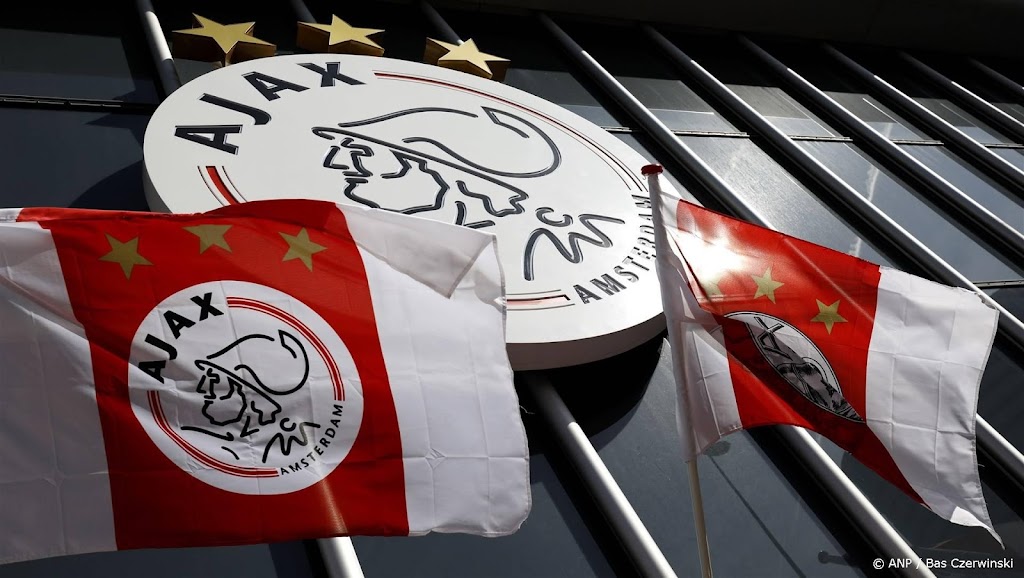 Ajax verlengt met aan FC Twente verhuurde verdediger Alders