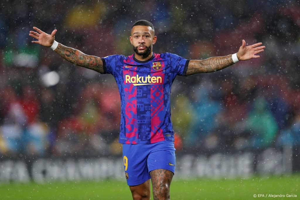 Depay in de basis bij Barcelona tegen Galatasaray