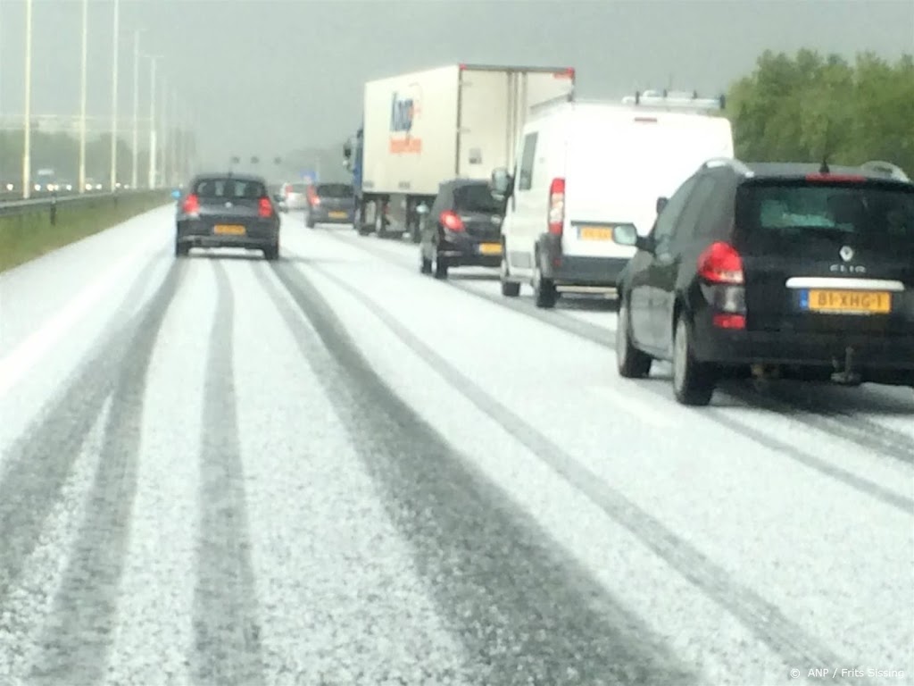 Drukste vrijdagavondspits van dit jaar door sneeuwbuien
