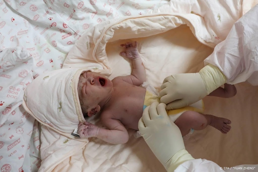 'Baby's mogelijk in baarmoeder besmet met coronavirus'