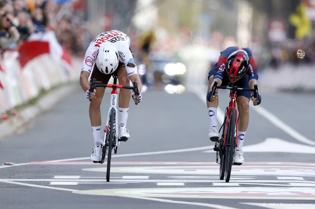 Wielrenner Kwiatkowski wint voor tweede keer Amstel Gold Race