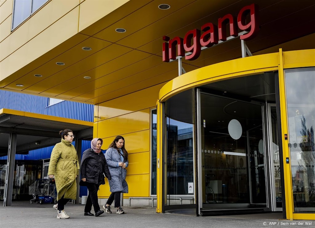 Drukte in woon- en tuinwinkels op tweede paasdag komt op gang