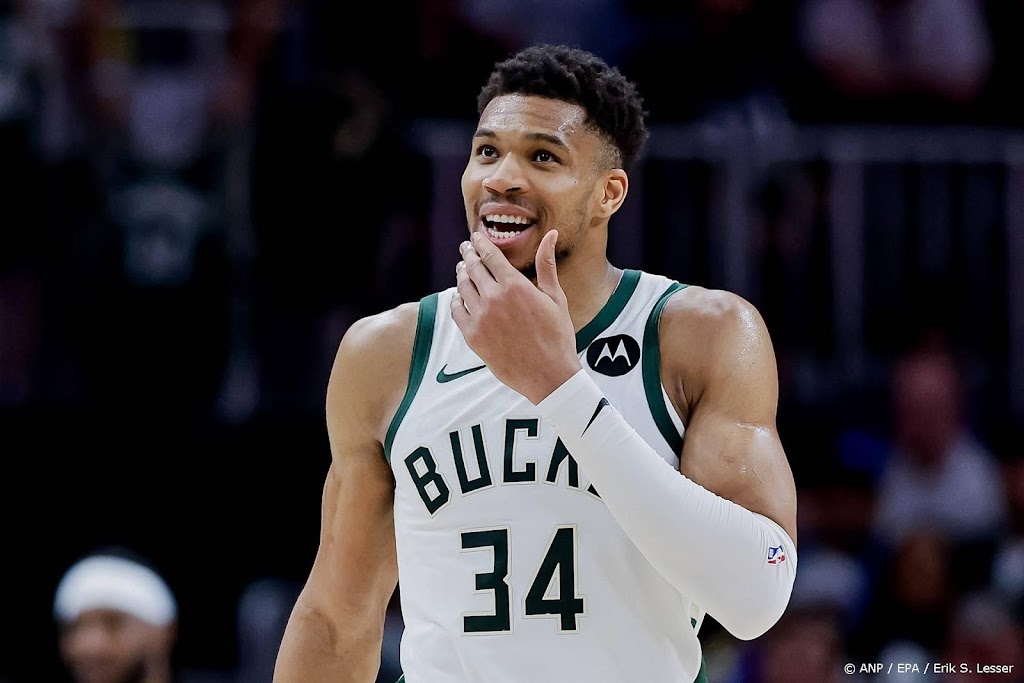 Sterspeler Antetokounmpo valt geblesseerd uit bij Bucks