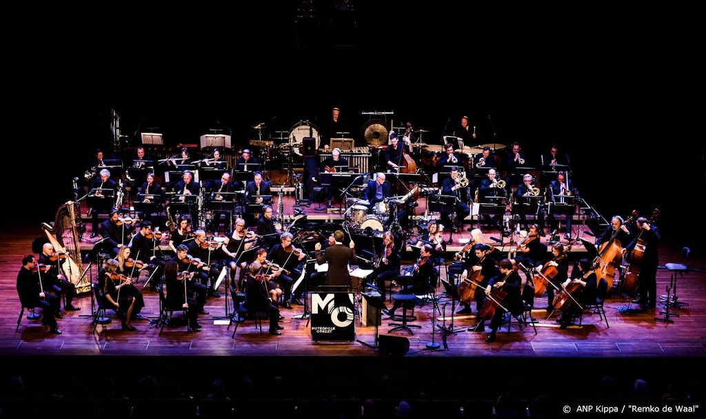 Jubilerend Metropole Orkest brengt muziek naar verpleeghuizen