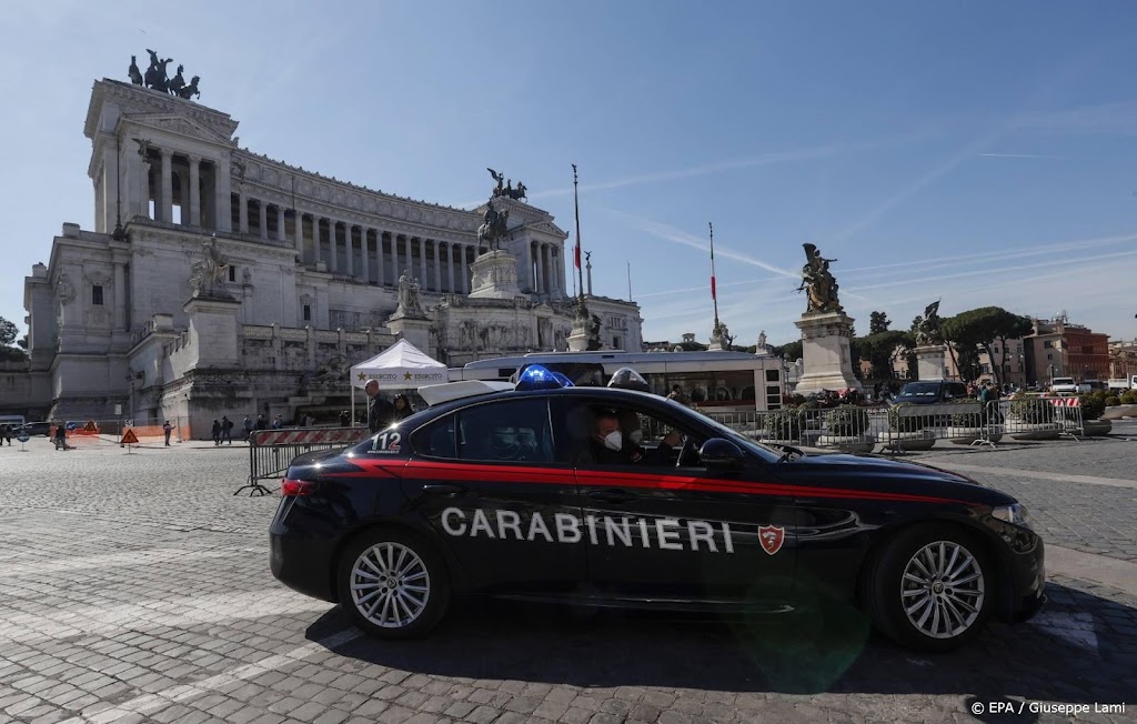 Tientallen maffiosi opgepakt bij grote politieactie in Rome