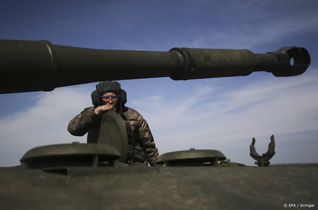 Militairen Oekraïne in Duitsland voor training met houwitsers