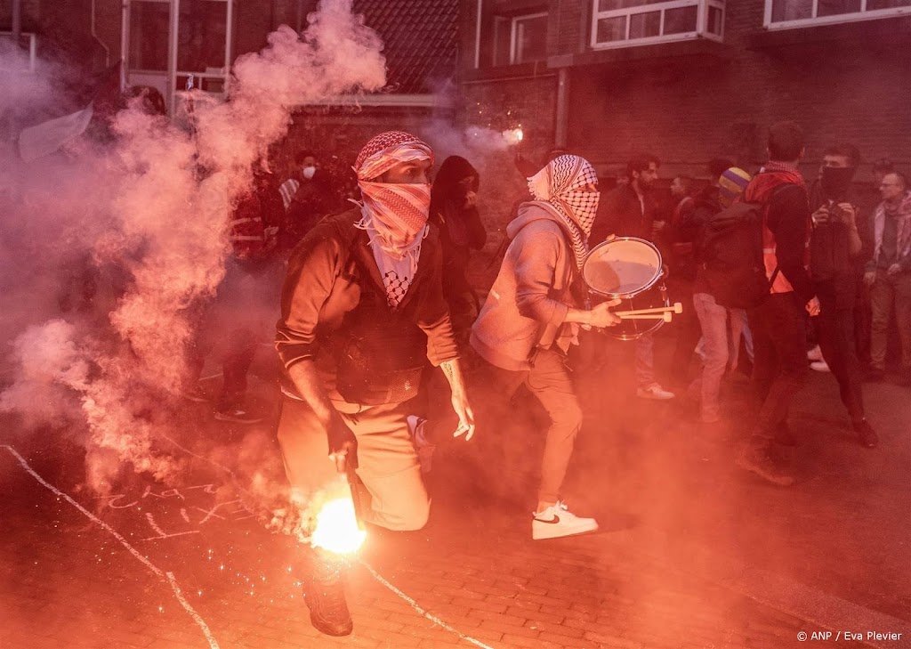 Nog geen mannen opgepakt die slaags raakten met UvA-betogers