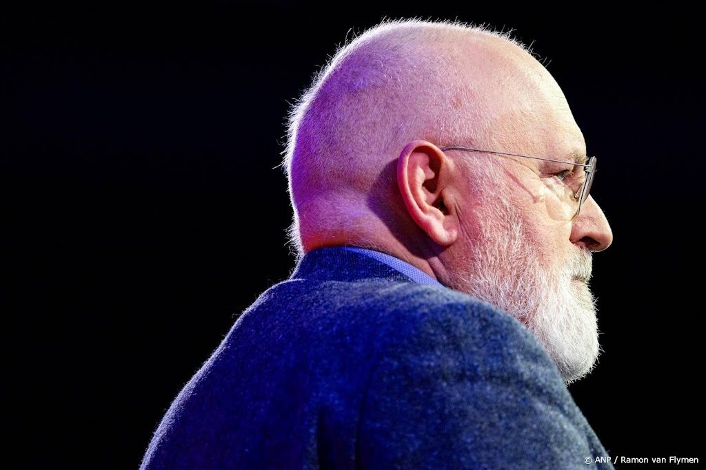 Timmermans wil dat EU Israël unaniem wapens ontzegt