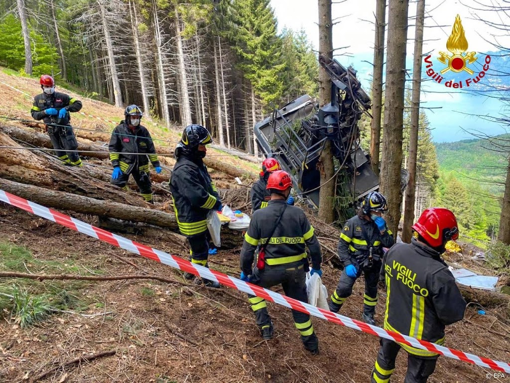 Kleuter die kabelbaanramp Italië overleefde verlaat ziekenhuis
