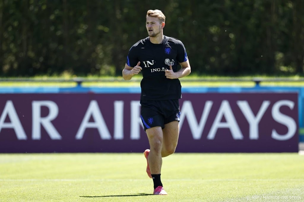 Debutant De Ligt bij EK blij met 'aansturende' Depay