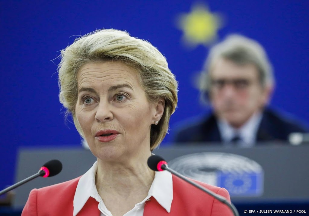 Von der Leyen: ruim helft volwassen EU-burgers een keer ingeënt