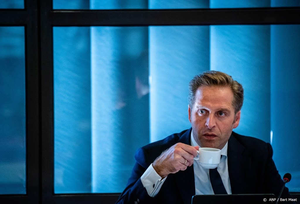 De Jonge: tijd tussen twee prikken wordt korter en flexibel