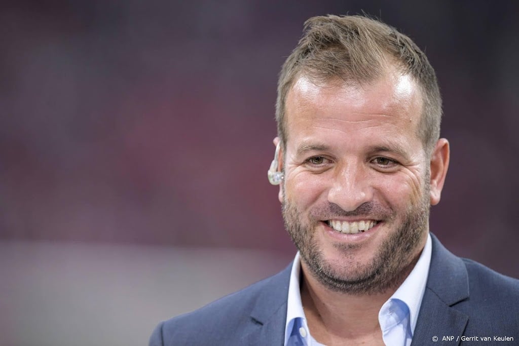 Van der Vaart assistent van trainer Hyballa bij Esbjerg
