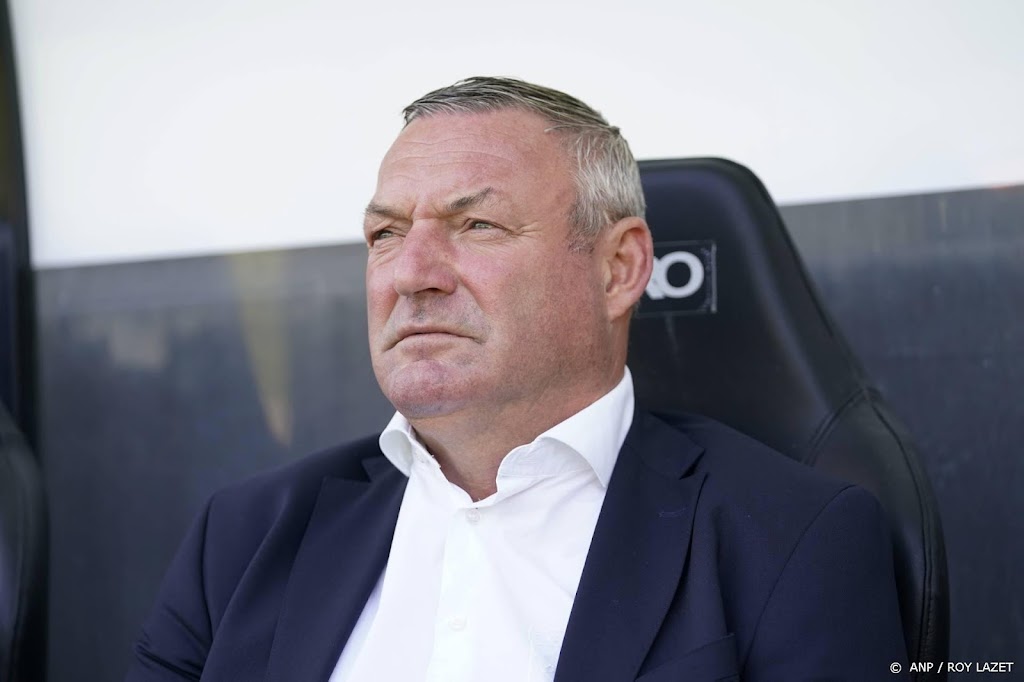 Trainer Jans van FC Twente wil nog niet aan Fiorentina denken