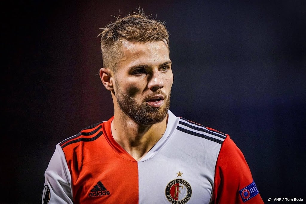 Feyenoord rondt terugkeer verdediger Nieuwkoop af