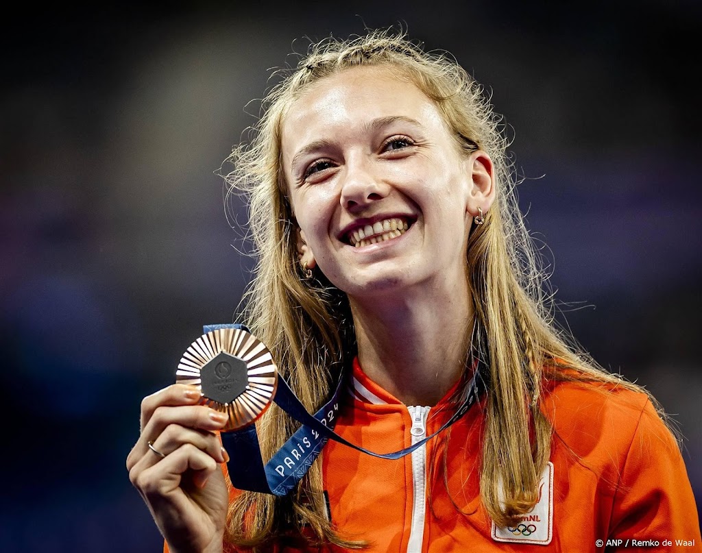 Bol met vier olympische medailles naast legende Blankers-Koen
