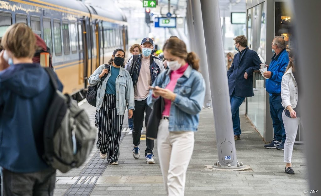 De Jonge: afschaffen mondkapjesplicht ov kan kwetsbaren treffen