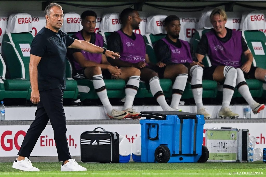 Flick leidt gewoon training van Duitse ploeg