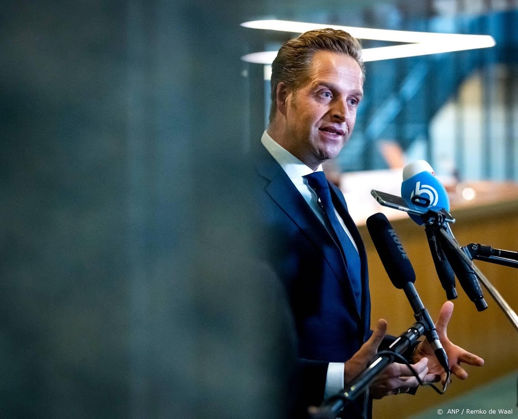 De Jonge blijft hopen op afvlakking coronacijfers