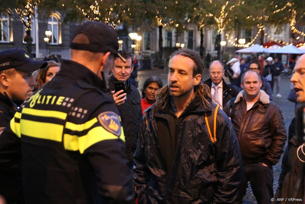 Politie maakt einde aan onaangekondigd protest op Plein Den Haag
