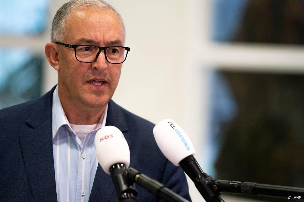 Tientallen burgemeesters doen teken-oproep in Sinterklaasjournaal