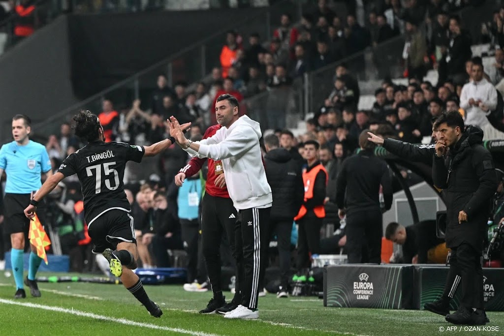 Besiktas en trainer Yilmaz na een maand al uit elkaar