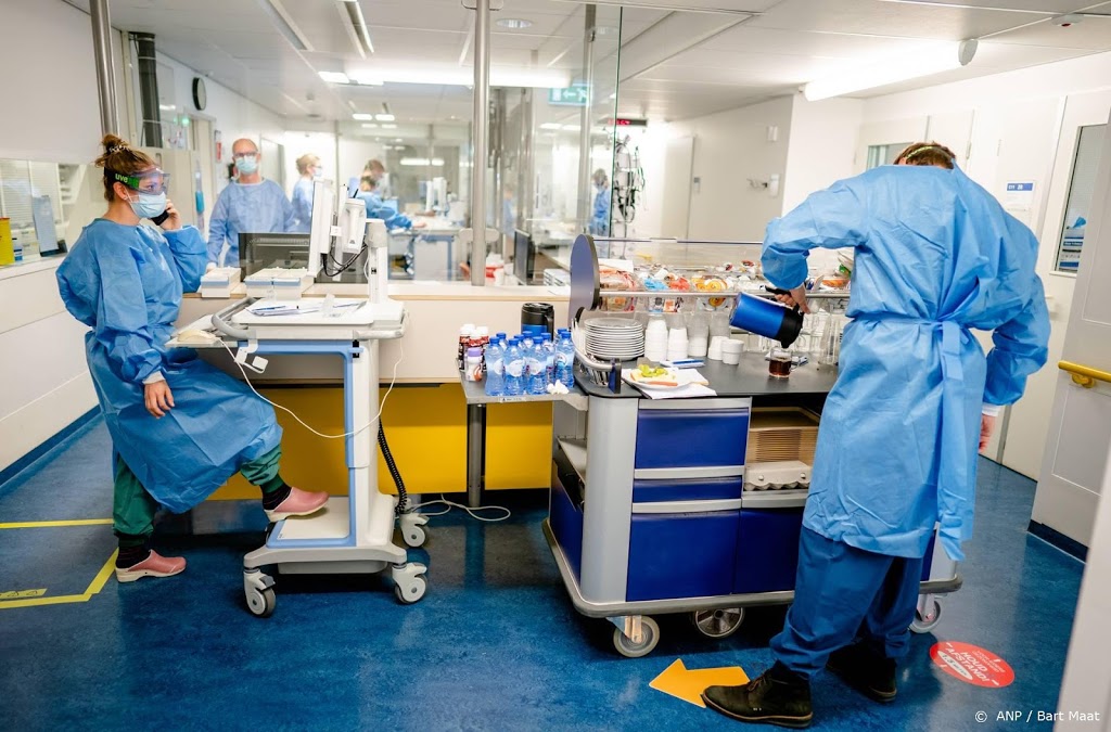 Aantal coronapatiënten in Nederlandse ziekenhuizen iets gedaald