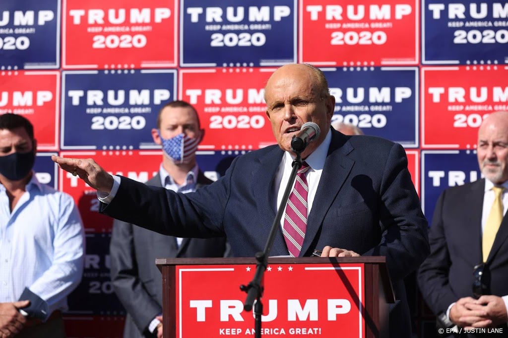 Trump-advocaat Giuliani verlaat ziekenhuis na coronabesmetting