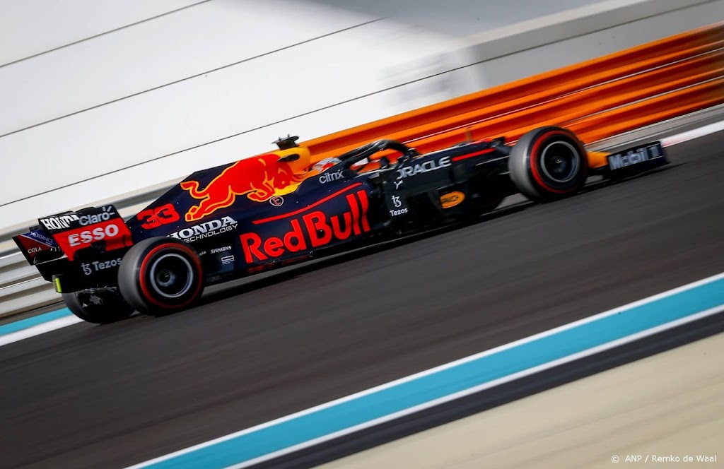 Verstappen maakt indruk met snelste ronde in eerste training