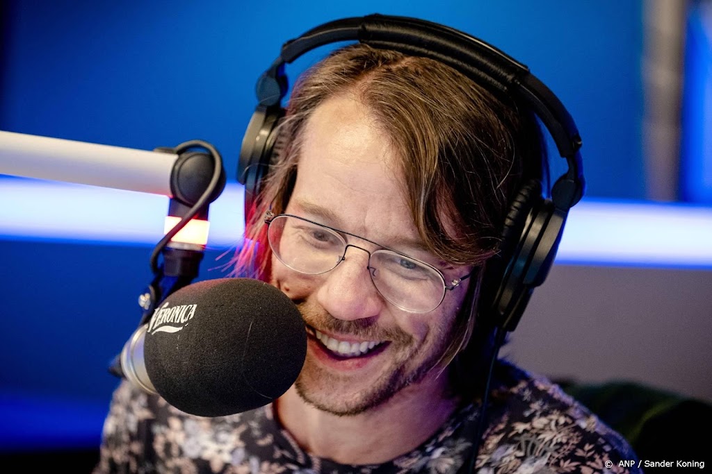 BNNVARA: Giel Beelen neemt kruidenmiddel Shambala uit de handel