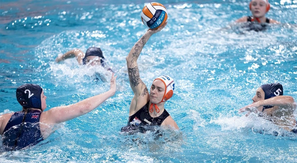 Waterpolosters verslaan Italië en treffen Spanje in EK-finale