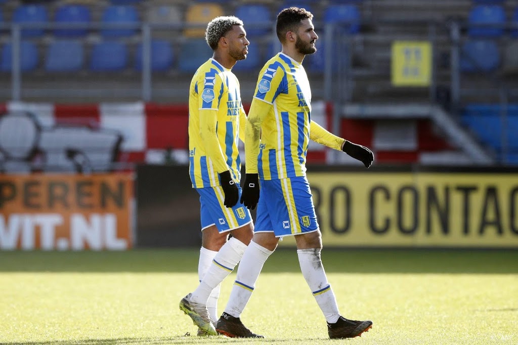 RKC tegen FC Emmen in zwart carnavalsshirt vanwege corona
