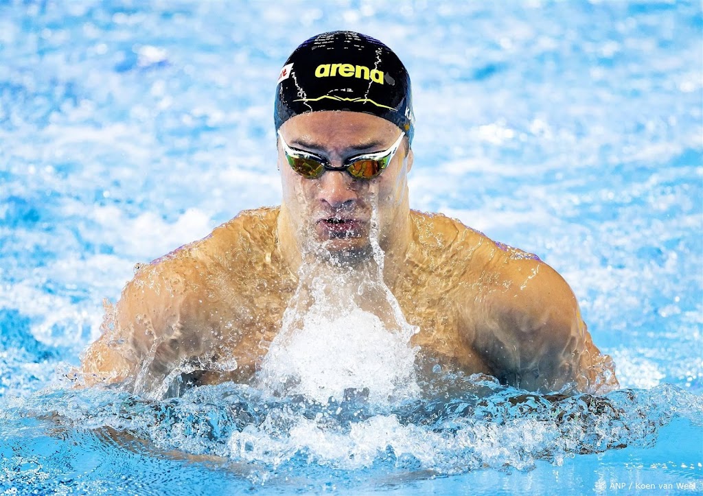 Kamminga en Corbeau bij WK eenvoudig door op 100 meter schoolslag