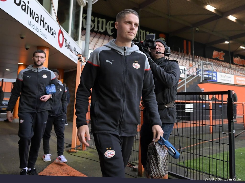 Middenvelder Veerman keert terug bij PSV in Volendam