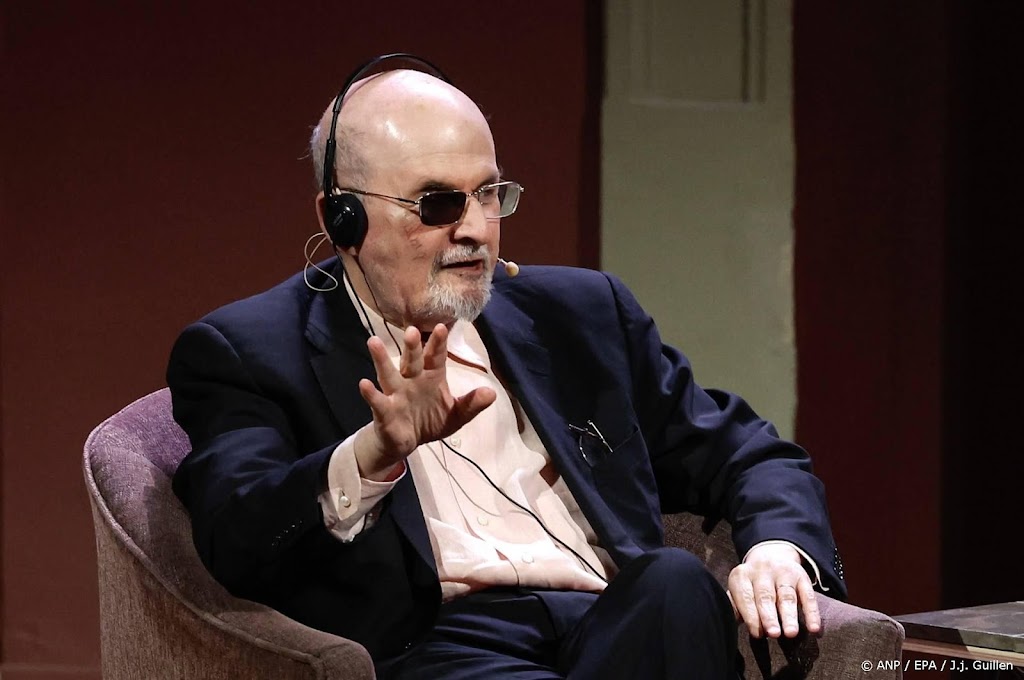 Schrijver Rushdie getuigt na steekpartij tegen vermeende dader