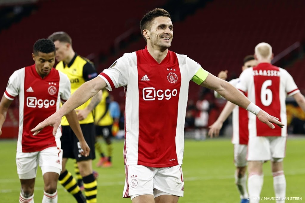 Ajax zet Young Boys op grote achterstand: 3-0