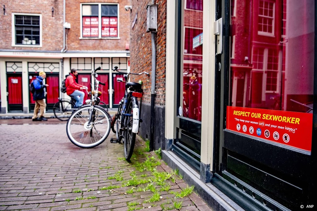 Vijf klanten minderjarige prostituee opgepakt