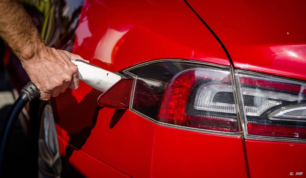 Autowebsites zien veel meer zoekopdrachten voor elektrische auto